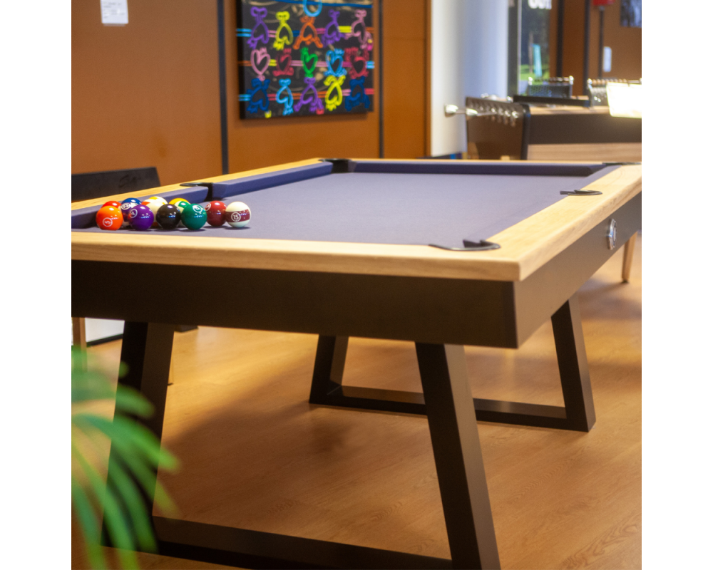 Le Billard Millésime Indoor pieds acier, l'élégant billard américain Stella