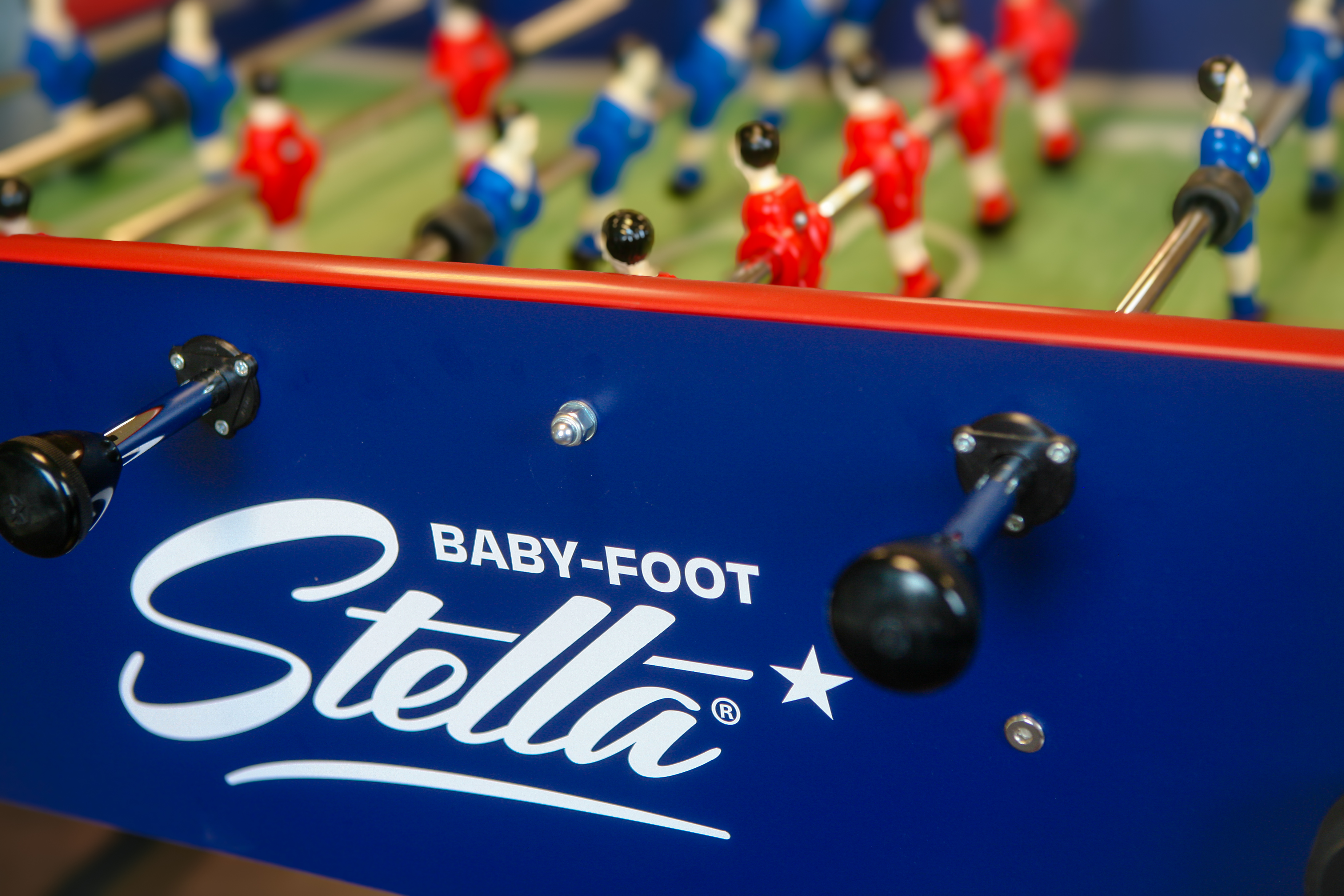 Soutenez les athlètes français avec le baby-foot Club aux couleurs de France